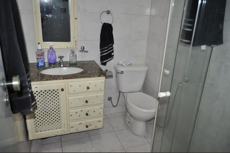 Casa à venda com 206m², 4 quartos e 4 vagasBanheiro