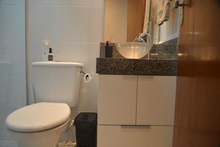 Apartamento à venda com 58m², 2 quartos e 1 vagaBanheiro Social
