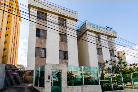 Apartamento à venda com 85m², 3 quartos e 2 vagas Apartamento à venda com 85m², 3 quartos e 2 vagasFachada