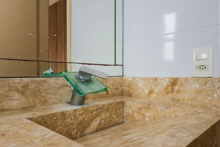 Apartamento à venda com 58m², 2 quartos e 1 vaga Apartamento à venda com 58m², 2 quartos e 1 vagaBanheiro da Suíte