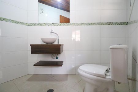 Casa à venda com 160m², 2 quartos e 2 vagas Casa à venda com 160m², 2 quartos e 2 vagasÁrea comum - Banheiro da Área Gourmet