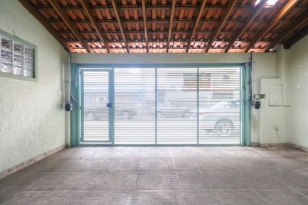 Casa à venda com 160m², 2 quartos e 2 vagas Casa à venda com 160m², 2 quartos e 2 vagasGaragem