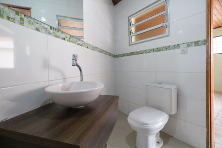 Casa à venda com 160m², 2 quartos e 2 vagas Casa à venda com 160m², 2 quartos e 2 vagasÁrea comum - Banheiro da Área Gourmet