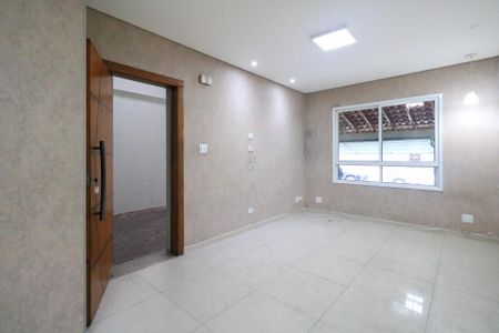 Casa à venda com 160m², 2 quartos e 2 vagas Casa à venda com 160m², 2 quartos e 2 vagasSala
