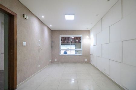 Casa à venda com 160m², 2 quartos e 2 vagas Casa à venda com 160m², 2 quartos e 2 vagasSala