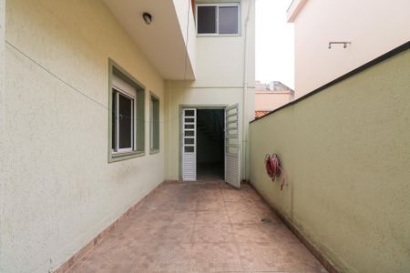 Casa à venda com 160m², 2 quartos e 2 vagas Casa à venda com 160m², 2 quartos e 2 vagasQuintal
