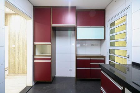 Casa à venda com 160m², 2 quartos e 2 vagas Casa à venda com 160m², 2 quartos e 2 vagasCozinha