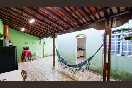 Casa à venda com 260m², 4 quartos e 2 vagas Casa à venda com 260m², 4 quartos e 2 vagasQuintal