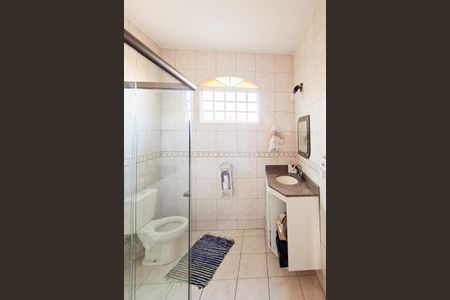 Casa à venda com 260m², 4 quartos e 2 vagas Casa à venda com 260m², 4 quartos e 2 vagasBanheiro 2