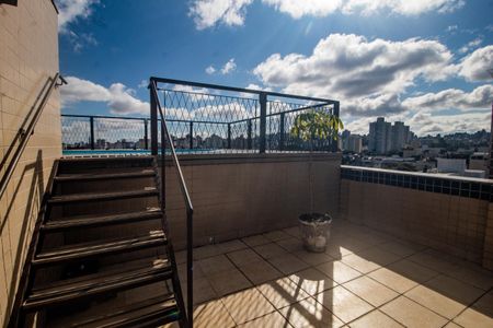 Apartamento à venda com 30m², 1 quarto e 1 vaga Apartamento à venda com 30m², 1 quarto e 1 vagaÁrea comum - Piscina