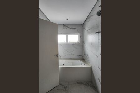 Casa à venda com 280m², 3 quartos e 4 vagas Casa à venda com 280m², 3 quartos e 4 vagasBanheiro da Suíte 2