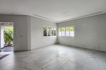 Casa à venda com 280m², 3 quartos e 4 vagas Casa à venda com 280m², 3 quartos e 4 vagasSala