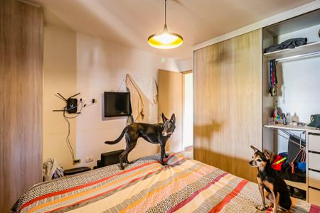 Casa à venda com 180m², 5 quartos e 2 vagas Casa à venda com 180m², 5 quartos e 2 vagasQuarto