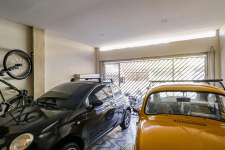 Casa à venda com 180m², 5 quartos e 2 vagas Casa à venda com 180m², 5 quartos e 2 vagasGaragem