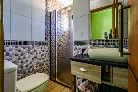 Casa à venda com 180m², 5 quartos e 2 vagas Casa à venda com 180m², 5 quartos e 2 vagasBanheiro Social