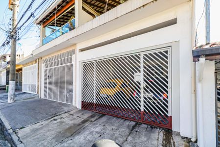 Casa à venda com 180m², 5 quartos e 2 vagas Casa à venda com 180m², 5 quartos e 2 vagasFachada