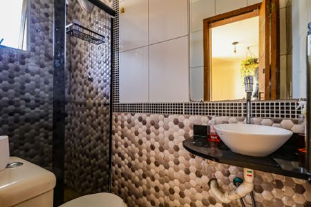 Casa à venda com 180m², 5 quartos e 2 vagas Casa à venda com 180m², 5 quartos e 2 vagasBanheiro da Suíte 2