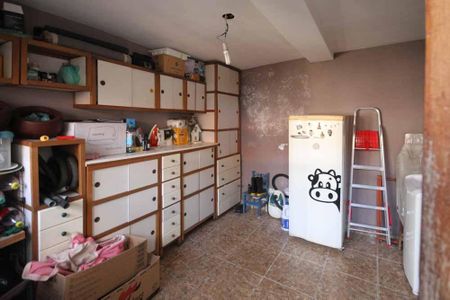 Casa à venda com 300m², 4 quartos e 2 vagas Casa à venda com 300m², 4 quartos e 2 vagasÁrea de Serviço
