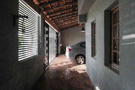 Casa à venda com 300m², 4 quartos e 2 vagas Casa à venda com 300m², 4 quartos e 2 vagasGaragem