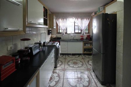 Casa à venda com 300m², 4 quartos e 2 vagas Casa à venda com 300m², 4 quartos e 2 vagasCozinha