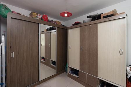 Casa à venda com 161m², 3 quartos e 5 vagas Casa à venda com 161m², 3 quartos e 5 vagasQuarto 2