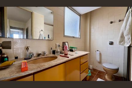 Apartamento à venda com 120m², 3 quartos e 1 vaga Apartamento à venda com 120m², 3 quartos e 1 vagaBanheiro da Suíte