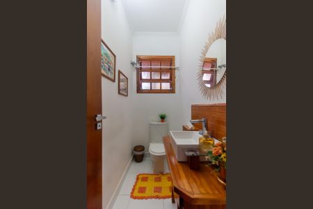 Casa à venda com 300m², 6 quartos e 3 vagas Casa à venda com 300m², 6 quartos e 3 vagasLavabo