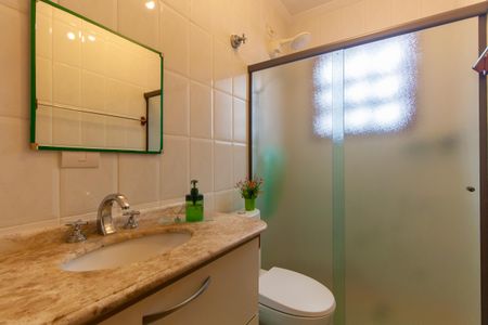 Casa à venda com 300m², 6 quartos e 3 vagas Casa à venda com 300m², 6 quartos e 3 vagasBanheiro