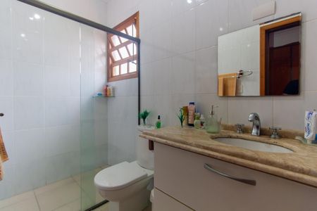 Casa à venda com 300m², 6 quartos e 3 vagas Casa à venda com 300m², 6 quartos e 3 vagasBanheiro da Suíte