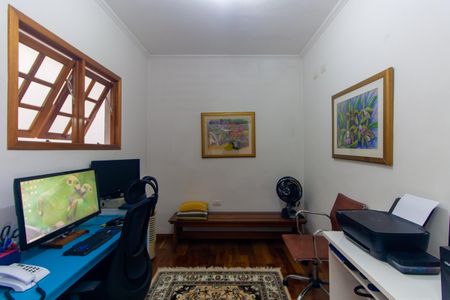 Casa à venda com 300m², 6 quartos e 3 vagas Casa à venda com 300m², 6 quartos e 3 vagasQuarto 1