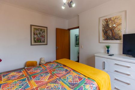 Casa à venda com 300m², 6 quartos e 3 vagas Casa à venda com 300m², 6 quartos e 3 vagasQuarto 2