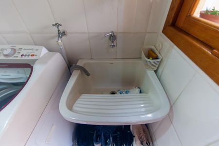 Casa à venda com 300m², 6 quartos e 3 vagas Casa à venda com 300m², 6 quartos e 3 vagasÁrea de Serviço