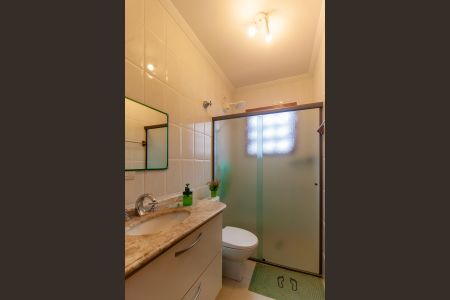 Casa à venda com 300m², 6 quartos e 3 vagas Casa à venda com 300m², 6 quartos e 3 vagasBanheiro