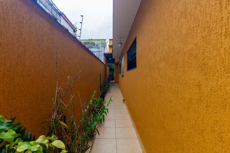 Casa à venda com 300m², 6 quartos e 3 vagas Casa à venda com 300m², 6 quartos e 3 vagasCorredor Lateral