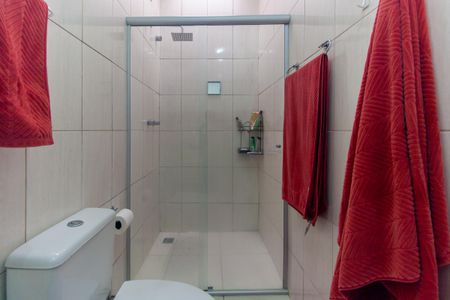 Casa à venda com 300m², 6 quartos e 3 vagas Casa à venda com 300m², 6 quartos e 3 vagasCasa 2 - Banheiro da Suíte