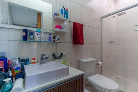 Casa à venda com 300m², 6 quartos e 3 vagas Casa à venda com 300m², 6 quartos e 3 vagasCasa 2 - Banheiro da Suíte