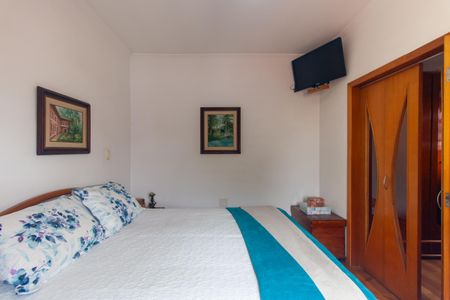 Casa à venda com 300m², 6 quartos e 3 vagas Casa à venda com 300m², 6 quartos e 3 vagasSuíte