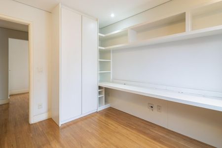 Apartamento à venda com 104m², 3 quartos e 2 vagasQuarto 2