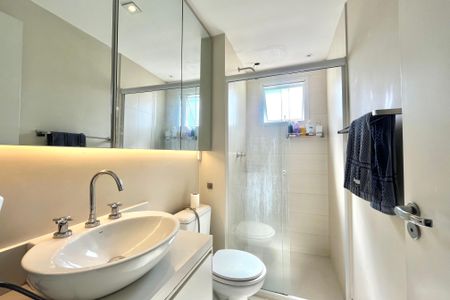 Apartamento para alugar com 100m², 3 quartos e 2 vagas Apartamento para alugar com 100m², 3 quartos e 2 vagasBanheiro