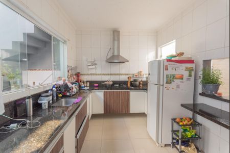 Casa à venda com 99m², 3 quartos e 2 vagas Casa à venda com 99m², 3 quartos e 2 vagasCozinha