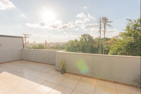 Casa à venda com 99m², 3 quartos e 2 vagas Casa à venda com 99m², 3 quartos e 2 vagasTerraço