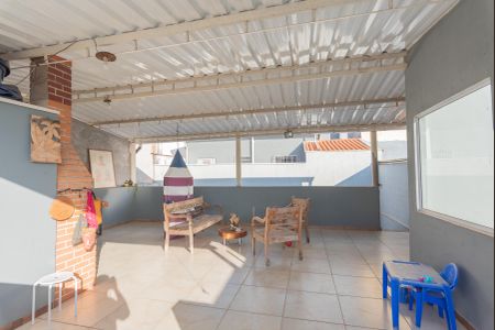 Casa à venda com 99m², 3 quartos e 2 vagas Casa à venda com 99m², 3 quartos e 2 vagasTerraço