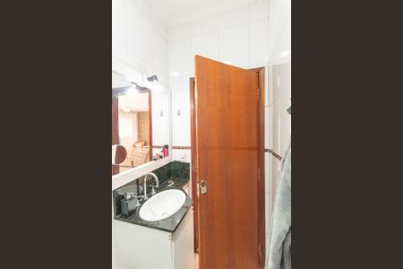 Casa à venda com 99m², 3 quartos e 2 vagas Casa à venda com 99m², 3 quartos e 2 vagasBanheiro Social