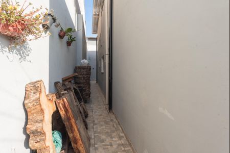 Casa à venda com 99m², 3 quartos e 2 vagas Casa à venda com 99m², 3 quartos e 2 vagasCorredor