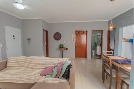 Casa à venda com 99m², 3 quartos e 2 vagas Casa à venda com 99m², 3 quartos e 2 vagasSala