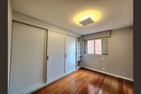 Apartamento para alugar com 240m², 3 quartos e 2 vagasQuarto 2