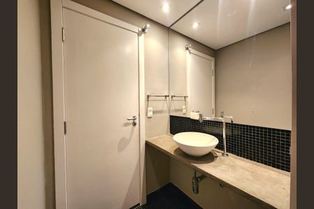 Apartamento para alugar com 240m², 3 quartos e 2 vagasLavabo