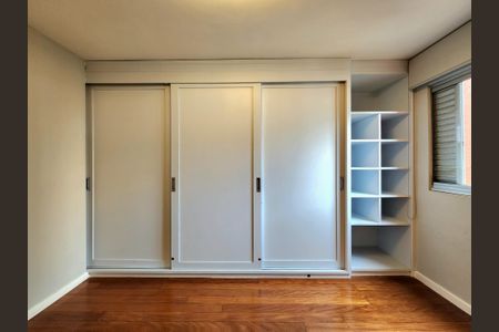 Apartamento para alugar com 240m², 3 quartos e 2 vagasQuarto 2