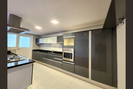 Apartamento para alugar com 240m², 3 quartos e 2 vagasCozinha
