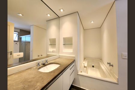 Apartamento para alugar com 240m², 3 quartos e 2 vagasBanheiro Social